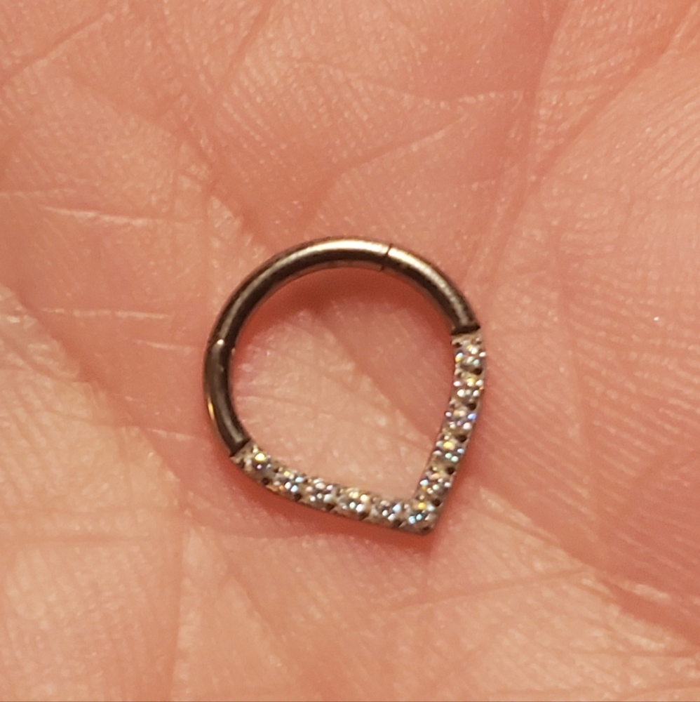 "Clicker" type Helix Ring